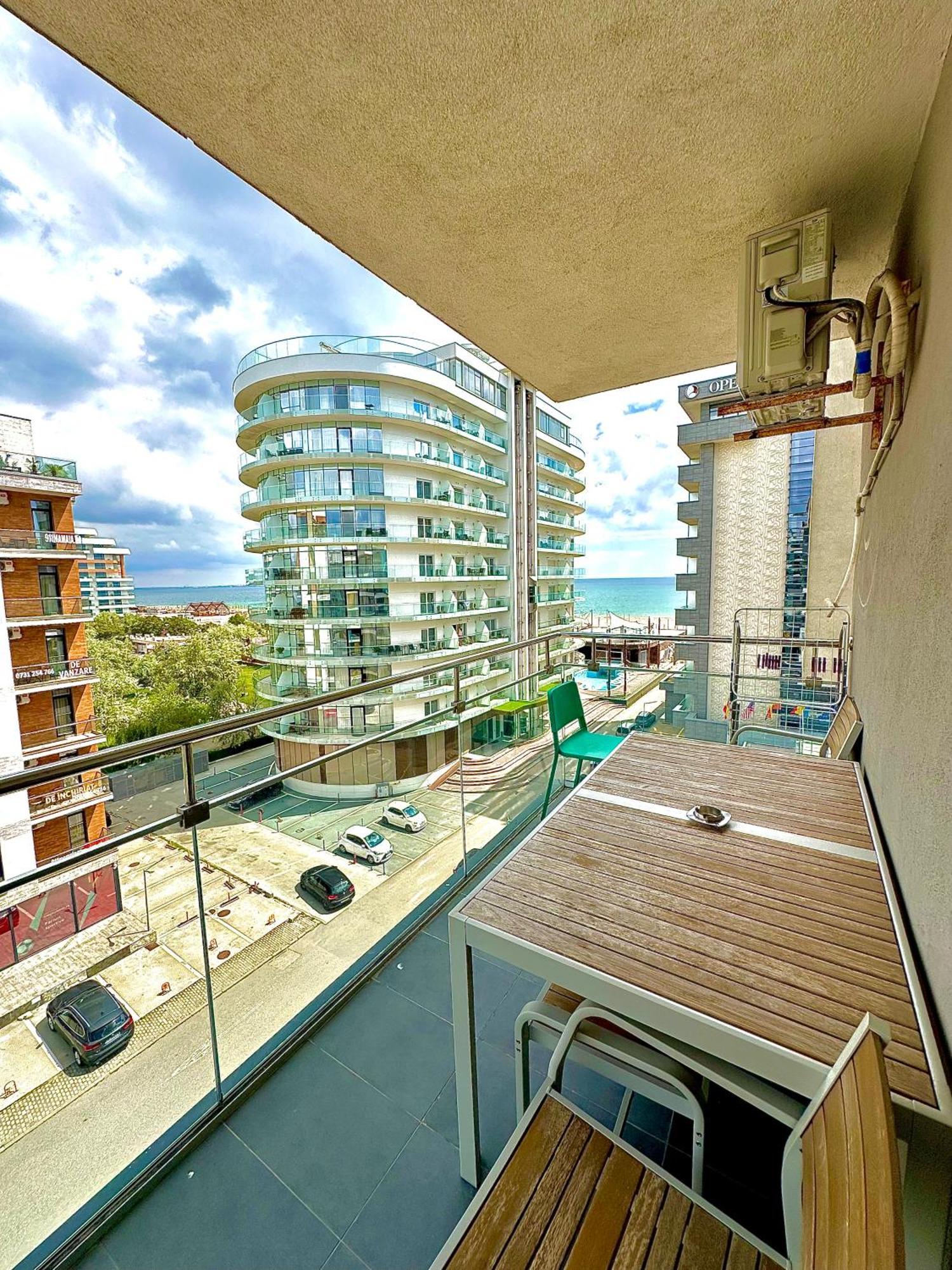 Loft Side Premium Apartments Mamaia Extérieur photo